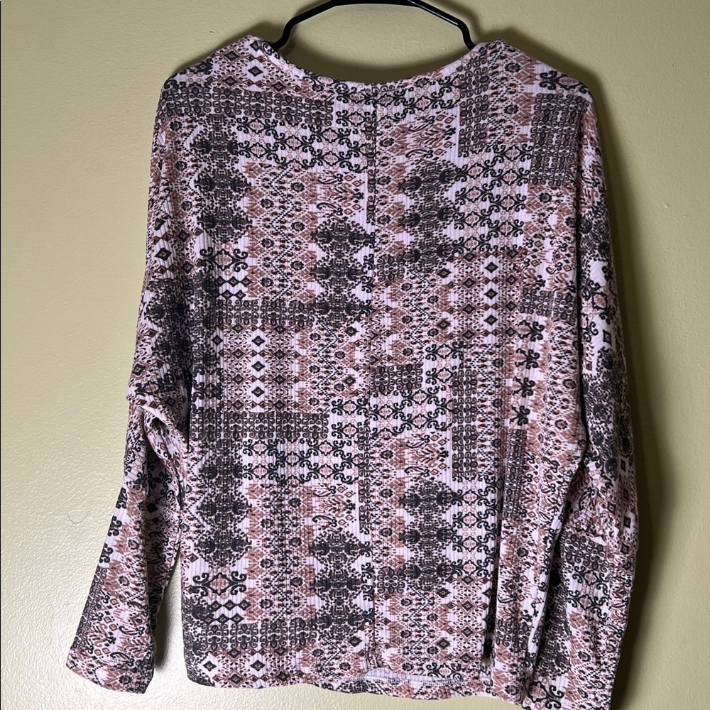 Berkley JensenPatterned Long Sleeve Women's Top - Picture 5 of 6